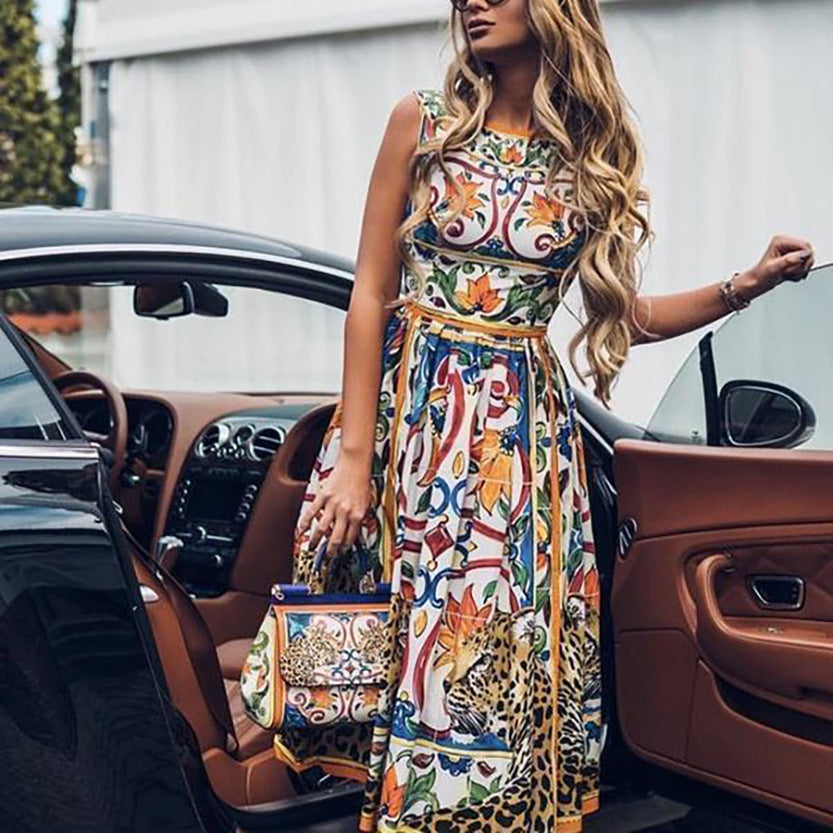 Sleeveless midi retro print dress